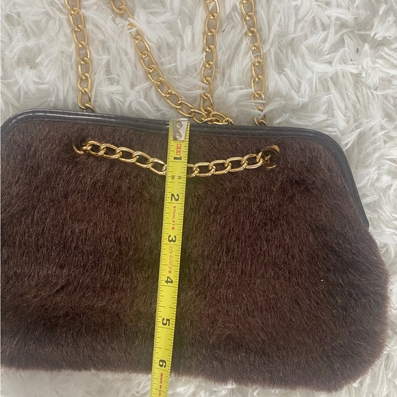 Vintage Victoria’s Secret Chain Faux Fur Purse - Picture 4 of 5